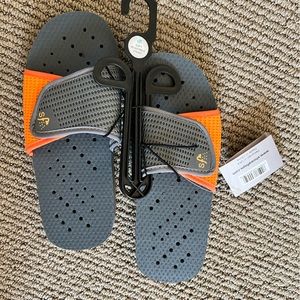 Shower Shoes Kids size 4/5